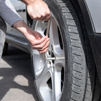 TIRE CHANGE